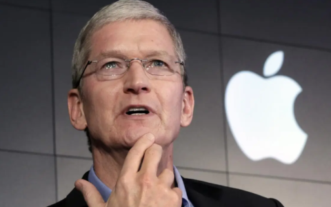 库克保住苹果CEO位置但被降薪40%，今年只能赚3.4亿