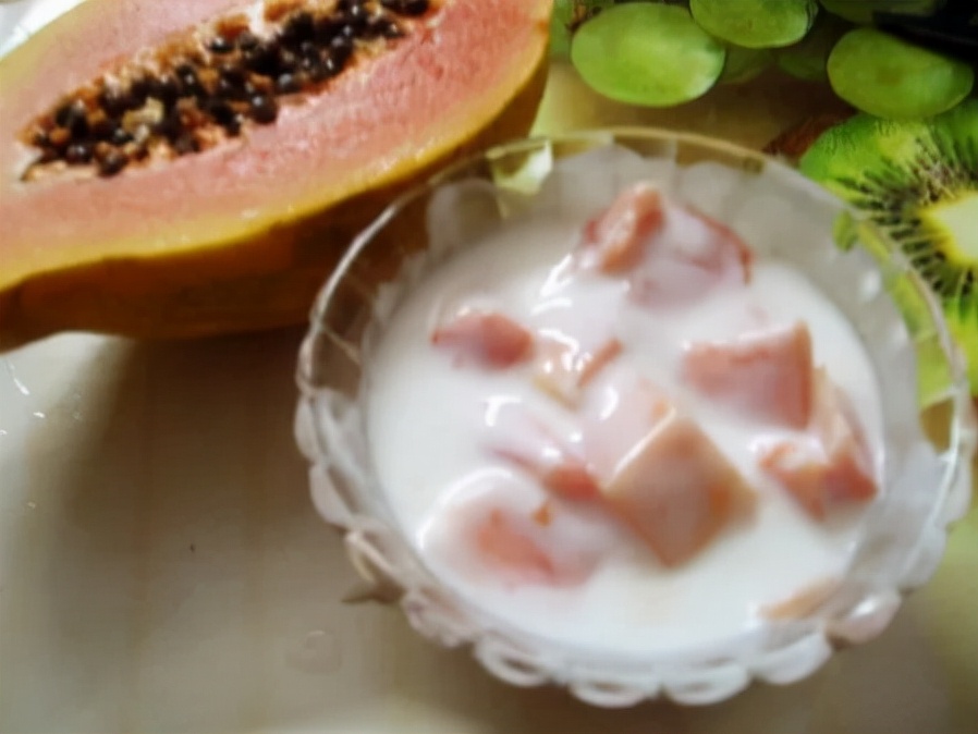 吃木瓜更丰胸的三种方法，木瓜牛奶的做法原来这么简单