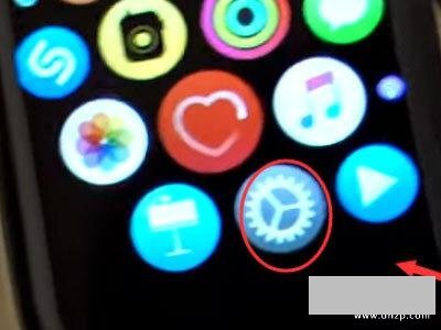 苹果手表一直亮着屏幕怎么关掉（iPhone手表设置黑屏时间的方法）